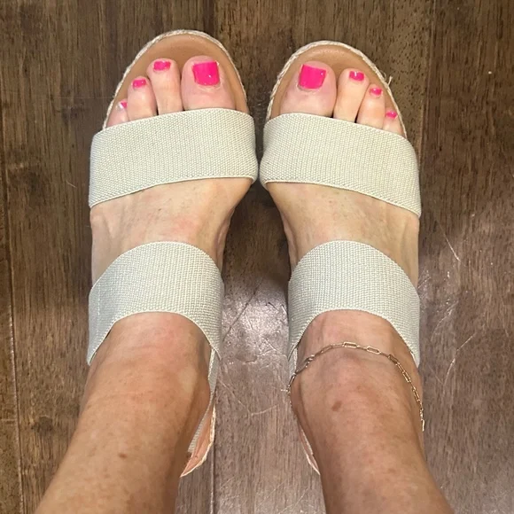 Tommy Bahama Sakura Wedge Sandals - Picture 6 of 9